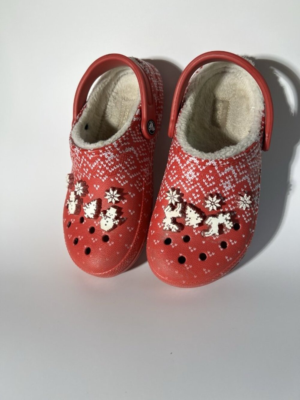 Women's Size 7 Crocs Lined Holiday Charm Clog Red/White w/Jibbitz Ugly Sweater - Picture 11 of 15